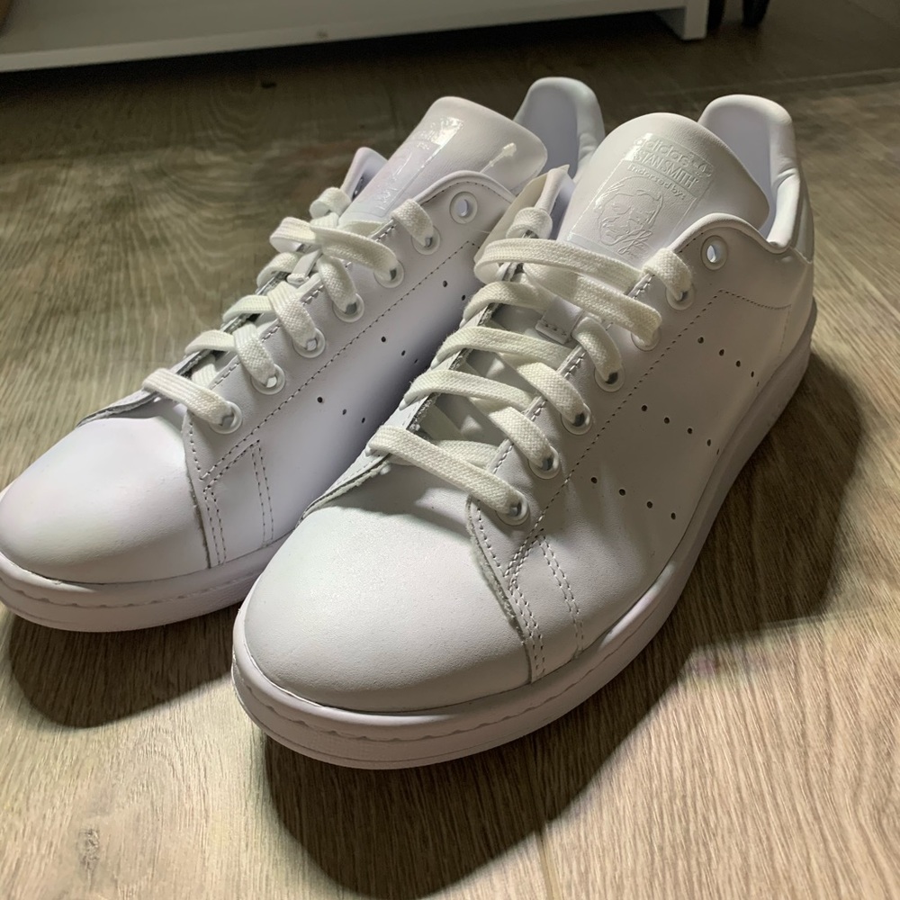 BNWT Adidas Triple White Stan Smith size 9 mens